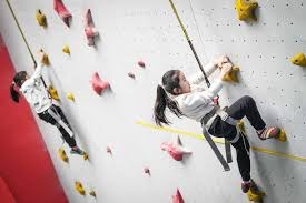 扑克规则为什么不复杂却很深（为何扑克规则简单却深奥）