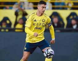 “混合脸谱”挑战来袭🔥是什么照片让小图拉姆笑出屏...